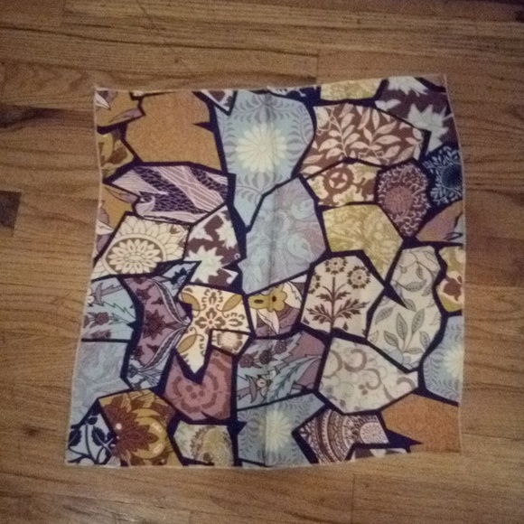 Mini Scarf - Picture 2 of 2